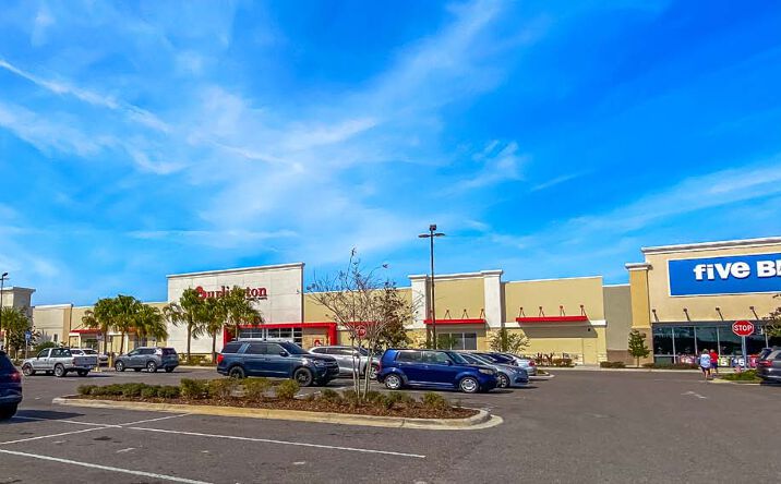Pictures of Retail property located at 25557 Sierra Center Blvd, Lutz, FL 33559 for sales - image #1
