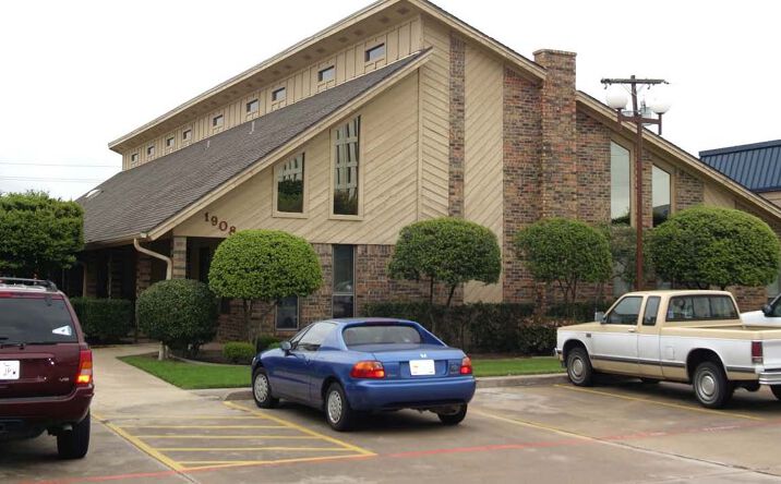 Pictures of Office property located at 1912 Central Dr, Bedford, TX 76021 for lease - image #1
