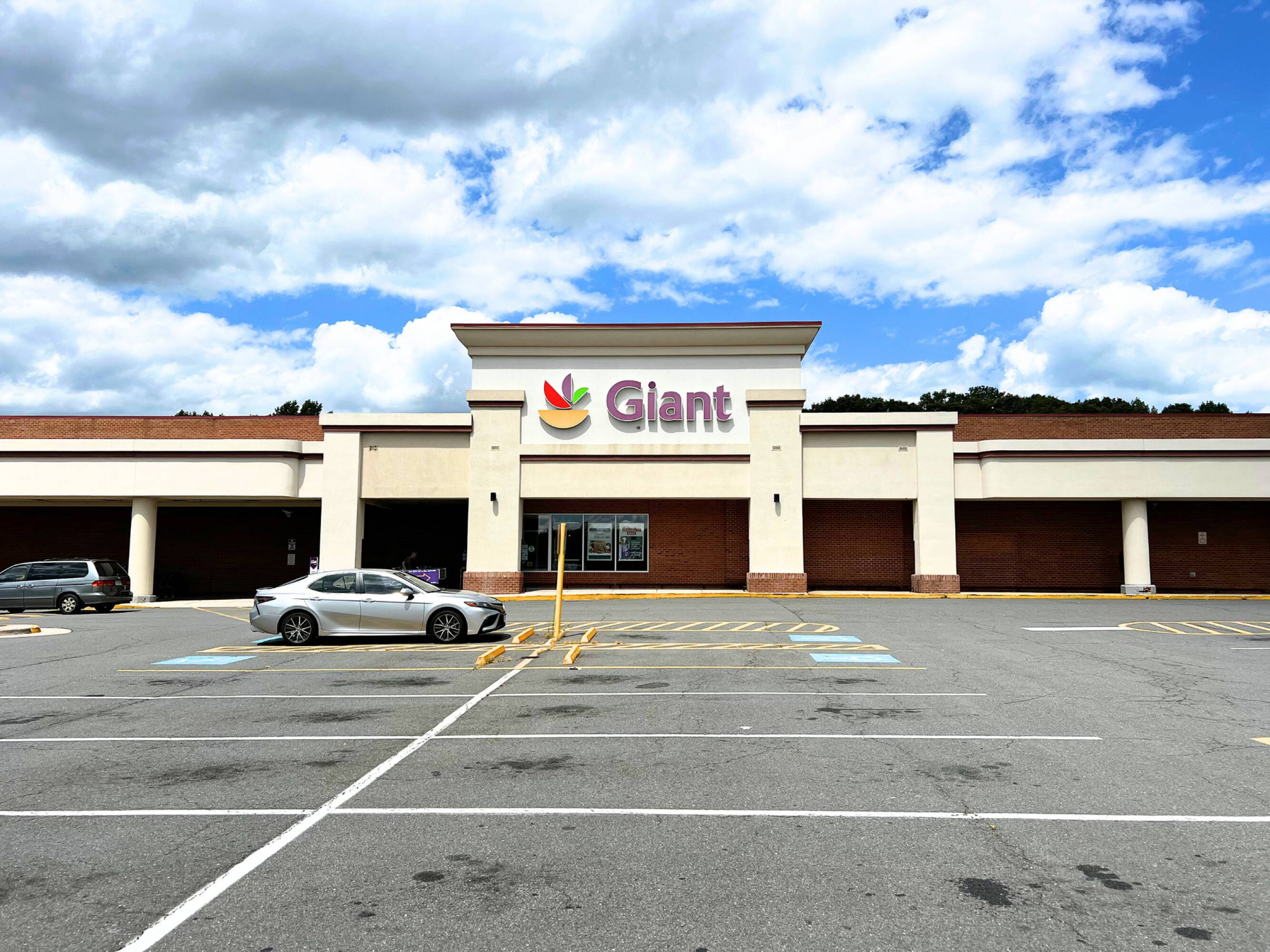 5360 Mapledale Plaza Blvd, Dale City, VA 22193