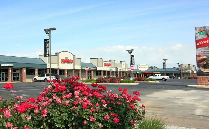 Pictures of Retail, Office, Restaurant property located at 1000 Carlisle St, Hanover, PA 17331 for lease - image #1