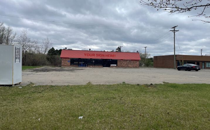 Pictures of Retail property located at 10775 Dixie Hwy, Davisburg, MI 48350 for lease - image #1