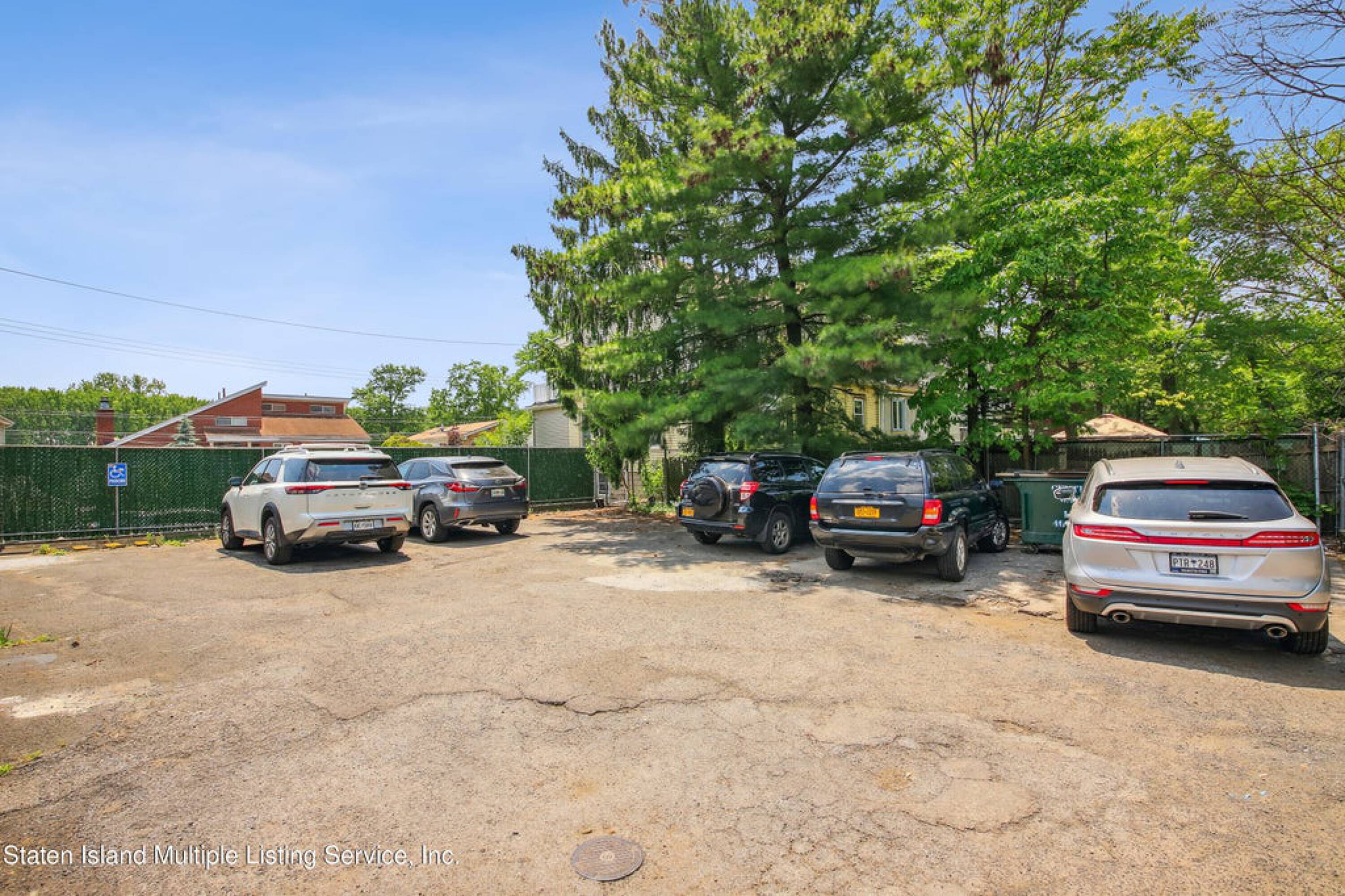 62 Seguine Ave, Staten Island, NY 10309