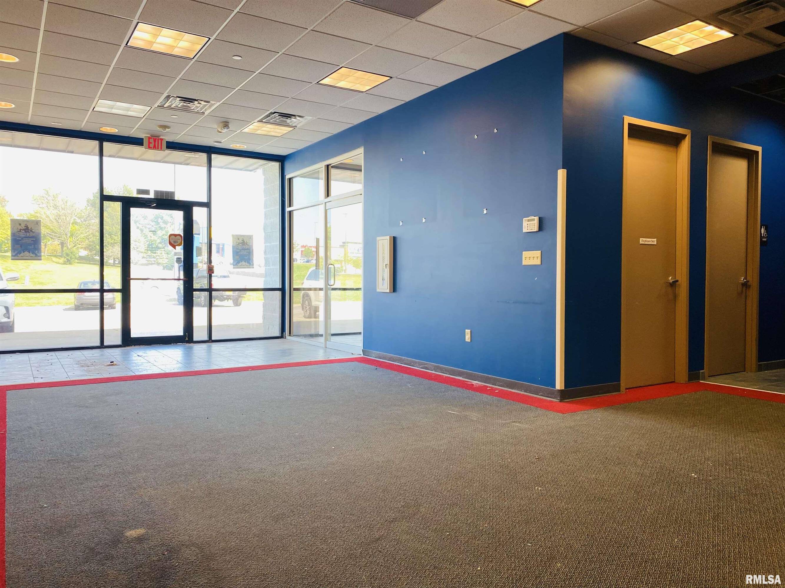 4810 ELMORE Avenue, Davenport, IA 52807