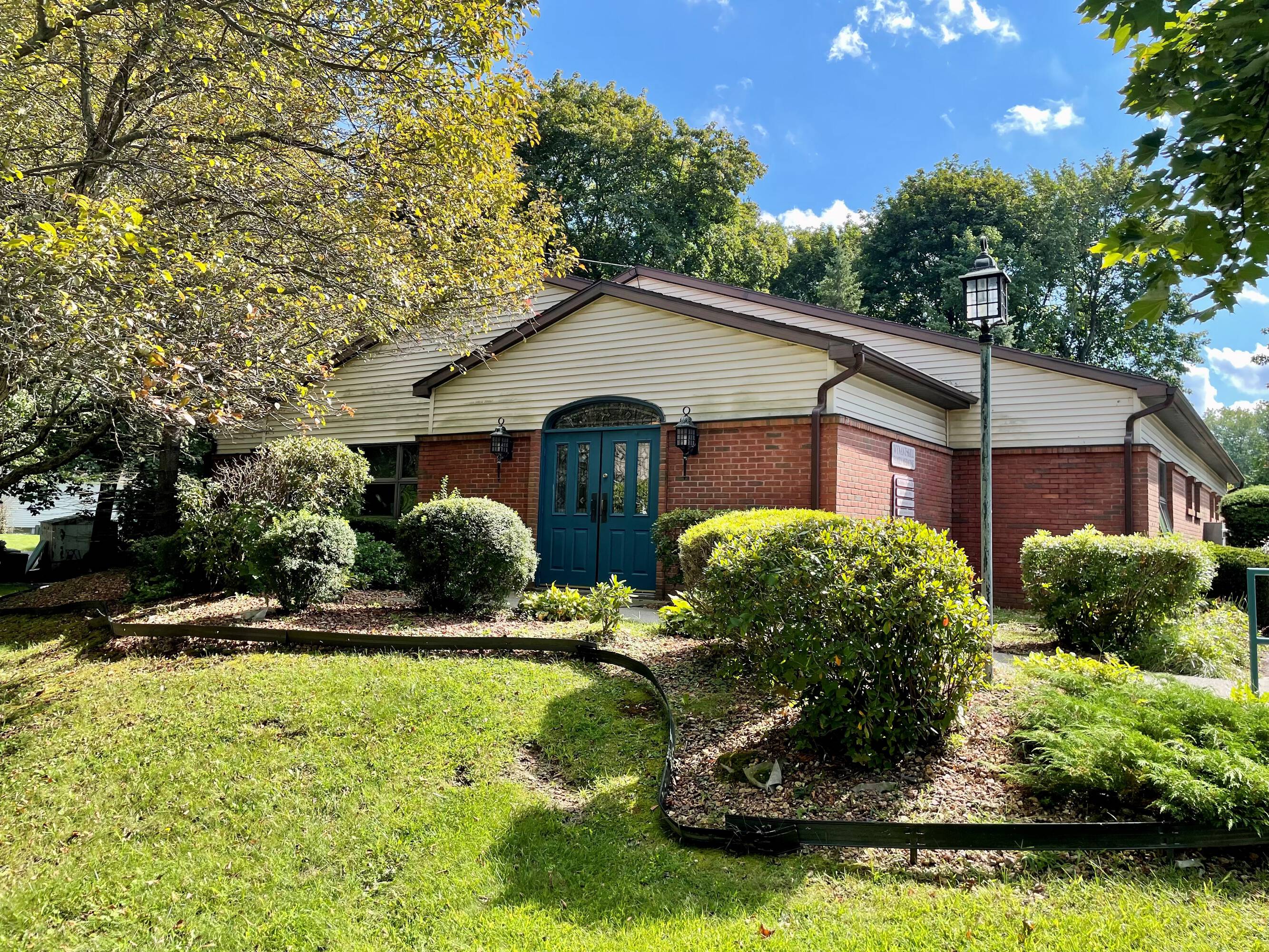 9 W Sand Lake Rd, Wynantskill, NY 12198