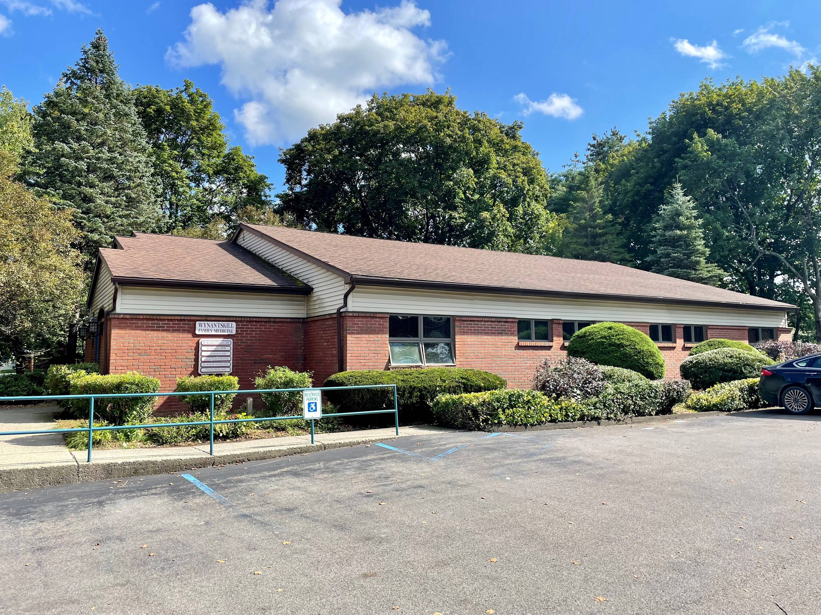 9 W Sand Lake Rd, Wynantskill, NY 12198