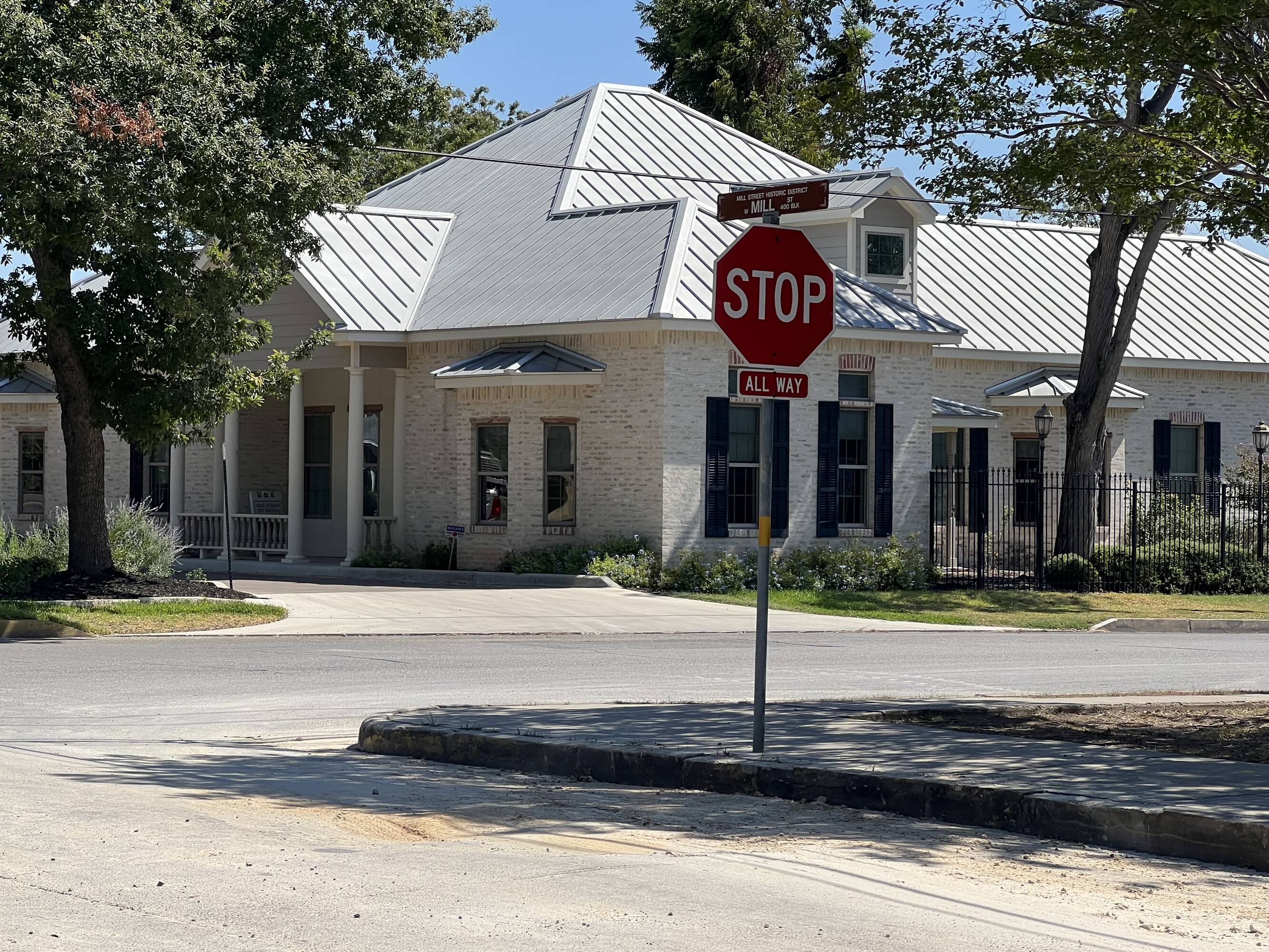 387 W Mill St, New Braunfels, TX 78130