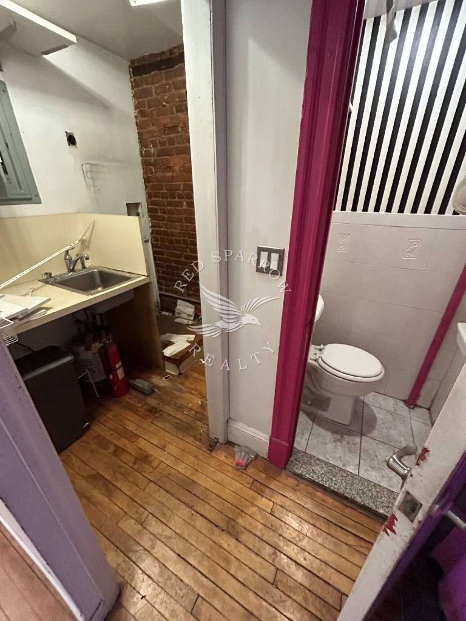 Second floor retail space on Lexington Avenue, New York, NY 10075