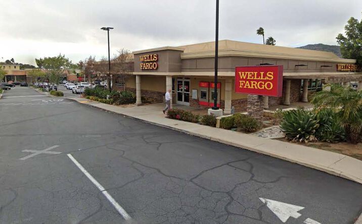 Pictures of Retail property located at 625 S Lone Hill Ave, Glendora, CA 91740 for lease - image #1