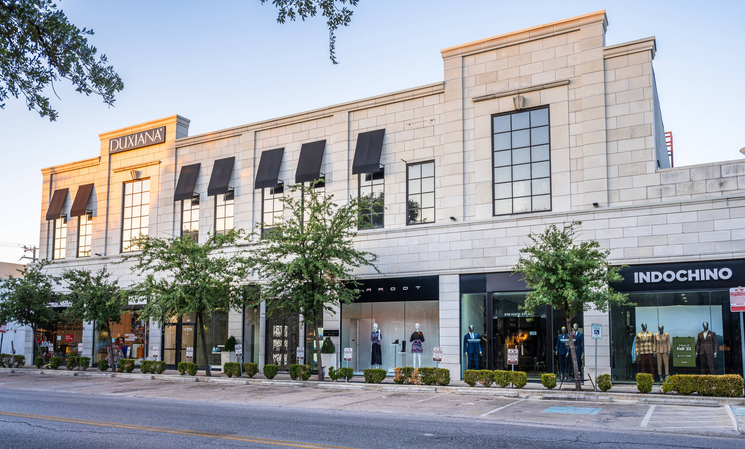 Apple Store-Knox Street - Dallas, Texas