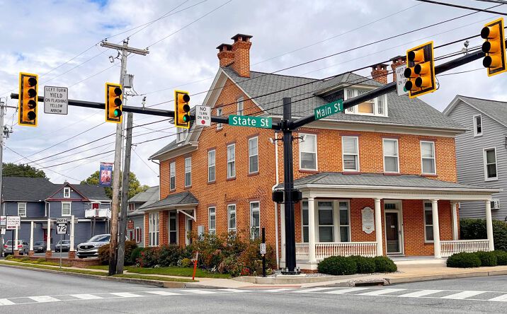 Pictures of Office property located at 2011 State St, East Petersburg, PA 17520 for lease - image #1