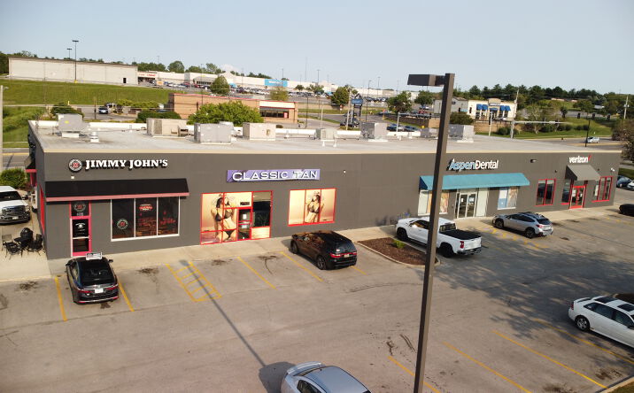 Pictures of Retail property located at 4930 SE 14th St, Des Moines, IA 50320 for lease - image #1