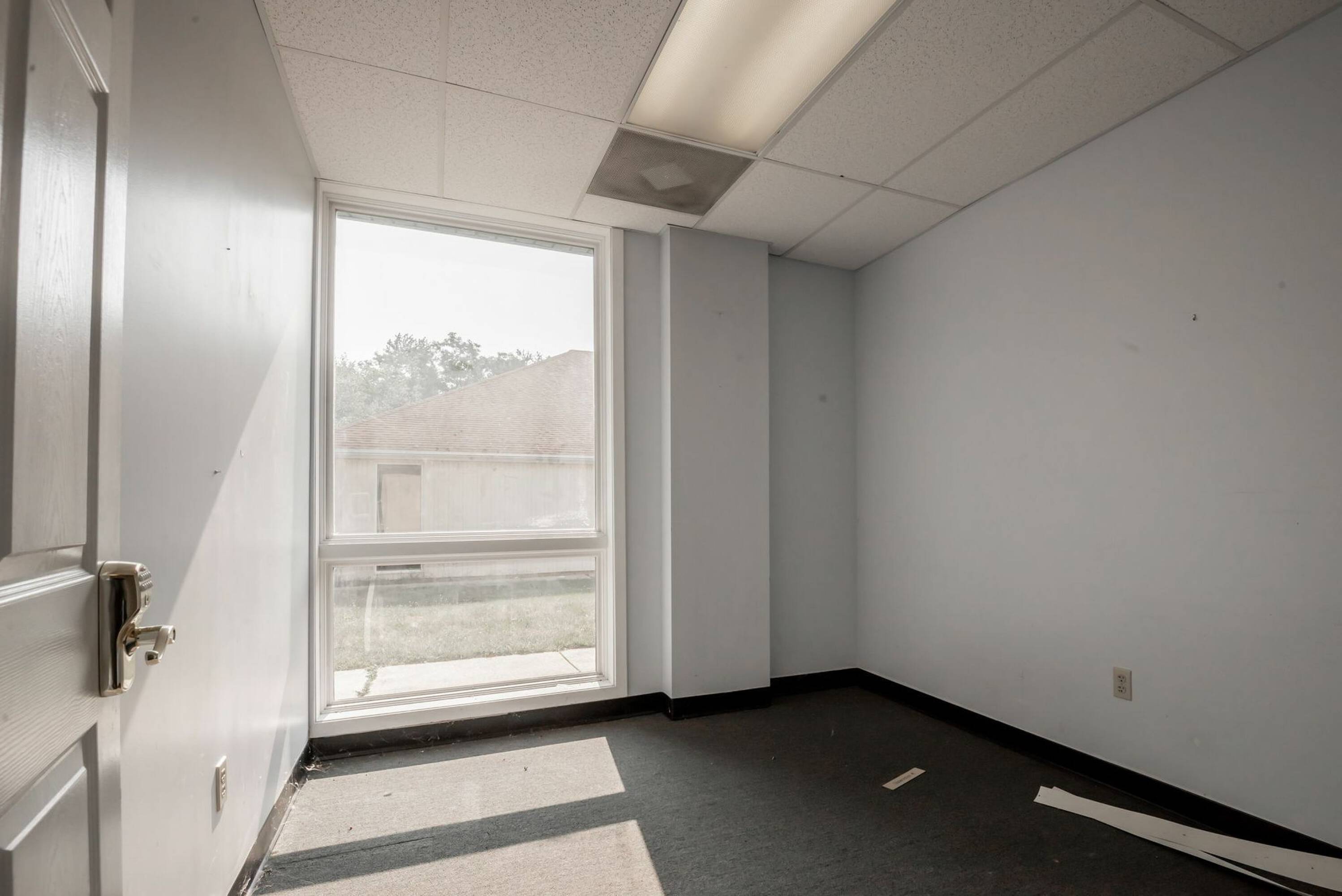 2396184