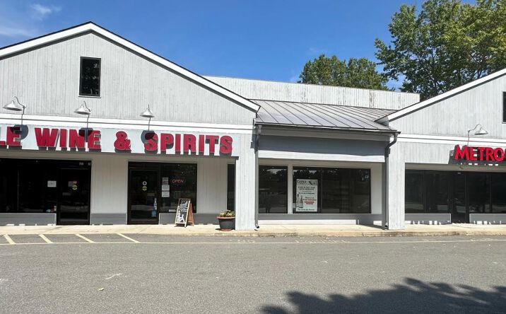 Pictures of Retail, Restaurant property located at 1439 Post Road East, Westport, CT 06880 for lease - image #1