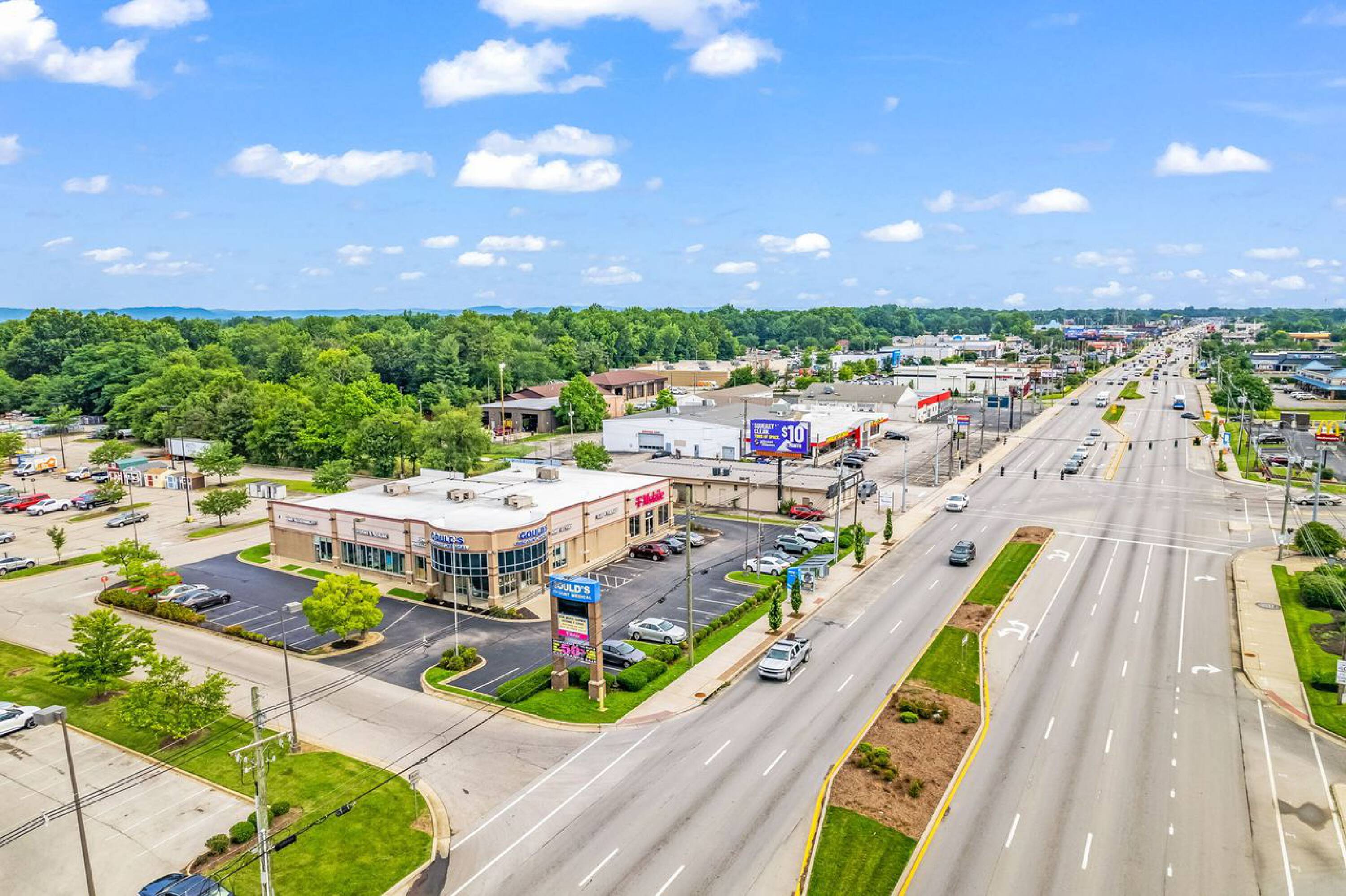 6800 Dixie Hwy, Louisville, KY 40258