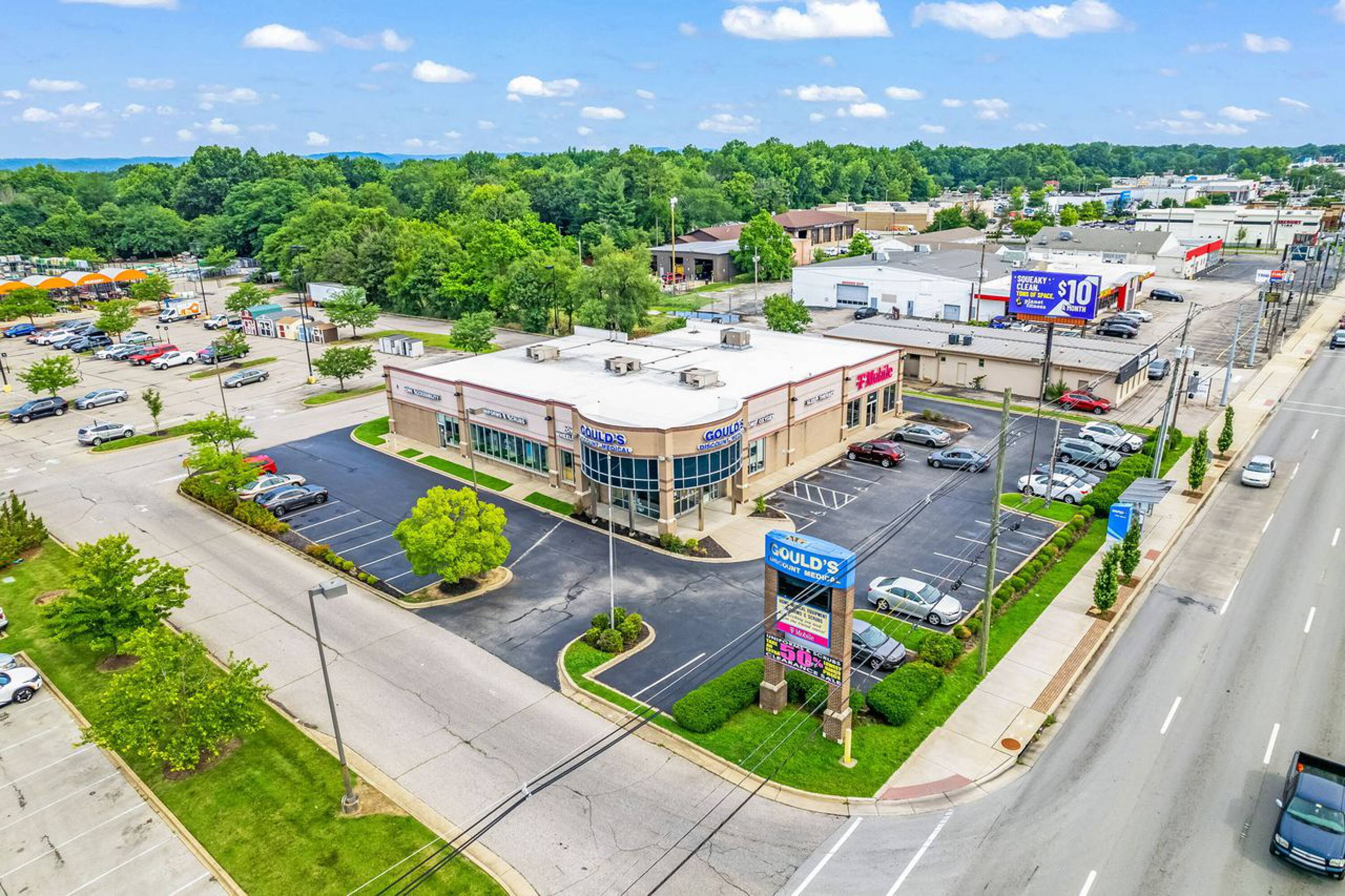 6800 Dixie Hwy, Louisville, KY 40258