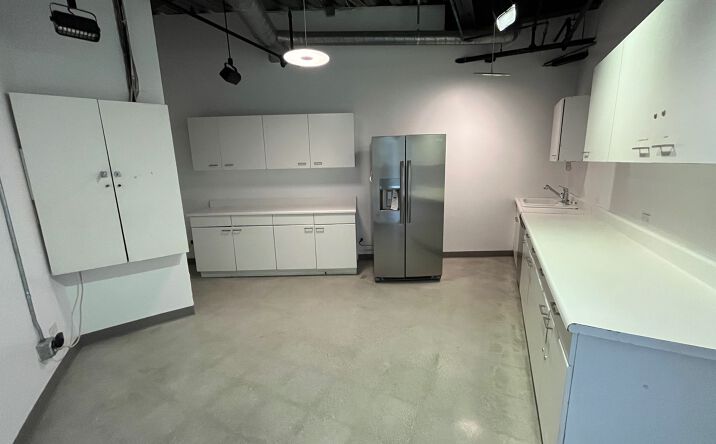 Pictures of Office property located at 3015 Main Street, Santa  Monica, CA 90405 for lease - image #1
