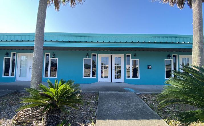 Pictures of Retail property located at 828 Highway 90 , C,D,E,F, Bay Saint Louis, MS 39520 for lease - image #1