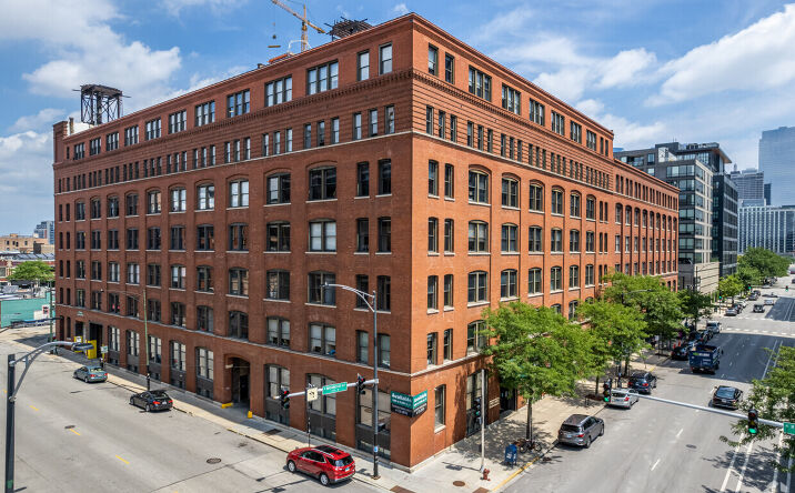 Pictures of Retail, Office property located at 954 W Washington Blvd, Chicago, IL 60607 for lease - image #1