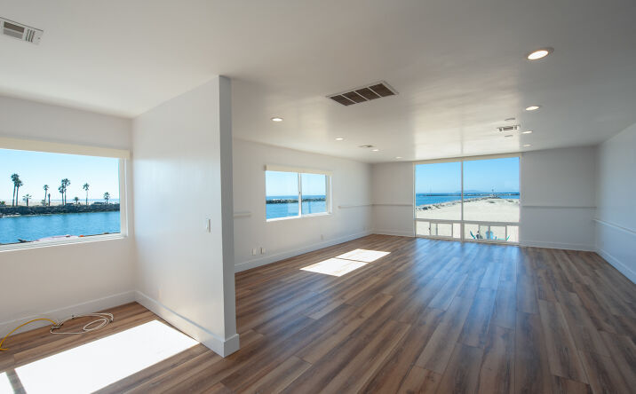 Pictures of Retail, Office, Special Purpose property located at 2909 Ocean Dr, Oxnard, CA 93035 for lease - image #1