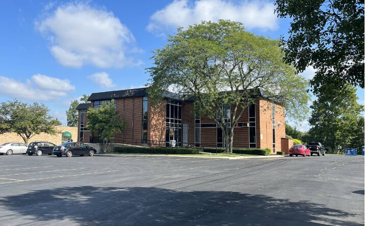 Pictures of Office, Retail property located at 1100 Morse Rd, Columbus, OH 43229 for lease - image #1