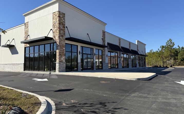 Pictures of Retail property located at 608 Towne Park Loop, Rincon, GA 31326 for lease - image #1