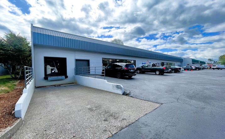 Pictures of Office, Industrial property located at 902 N Hayden Meadows Dr, Portland, OR 97217 for lease - image #1