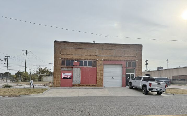 Pictures of Retail, Restaurant property located at 706 W California Ave, Oklahoma City, OK 73102 for lease - image #1