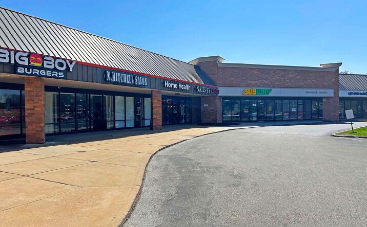 Pictures of Retail, Restaurant property located at 1120 Shackelford Rd, Florissant, MO 63031 for lease - image #1