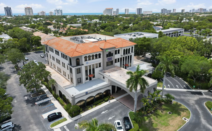 Pictures of Office property located at 4851 Tamiami Trail N, Naples, FL 34103 for lease - image #1