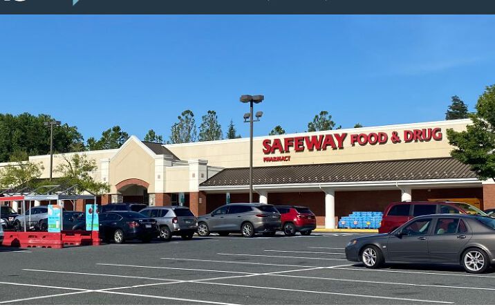 Pictures of Retail property located at 4215 Cheshire Station Plaza, Dale City, VA 22193 for lease - image #1