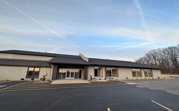Pictures of Retail, Office property located at 445 East Turkeyfoot Lake Road, Akron, OH 44319 for lease - image #1