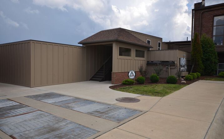 Pictures of Retail property located at 129 Portage Trail, Cuyahoga Falls, OH 44221 for lease - image #1