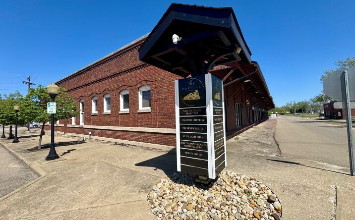 Pictures of Retail, Restaurant property located at 231 Market St, Zanesville, OH 43701 for lease - image #1