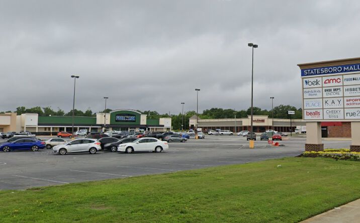 Pictures of Retail property located at 325 Northside Dr E, Statesboro, GA 30458 for lease - image #1