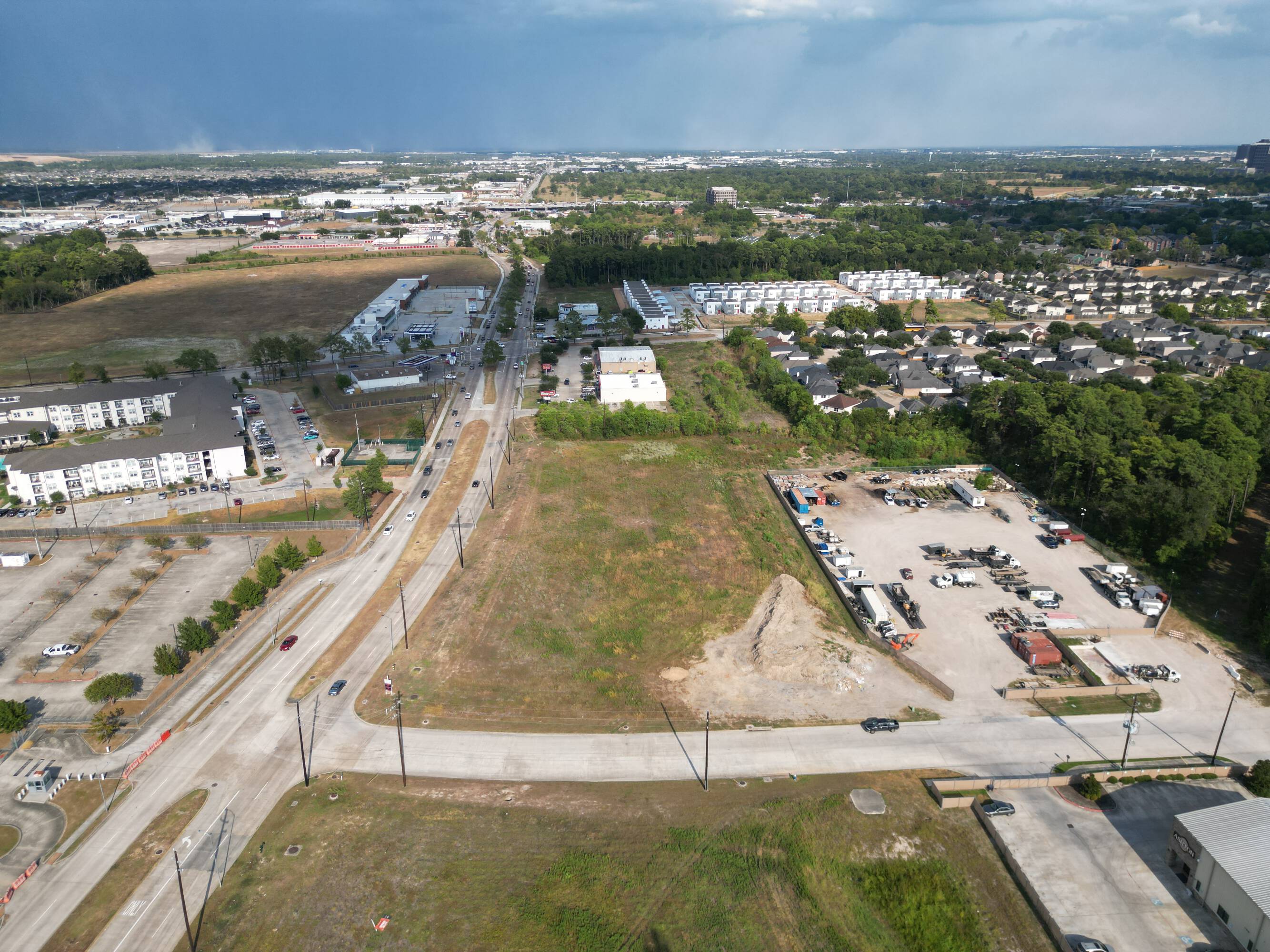 807 W Rankin Rd, Houston, TX 77067