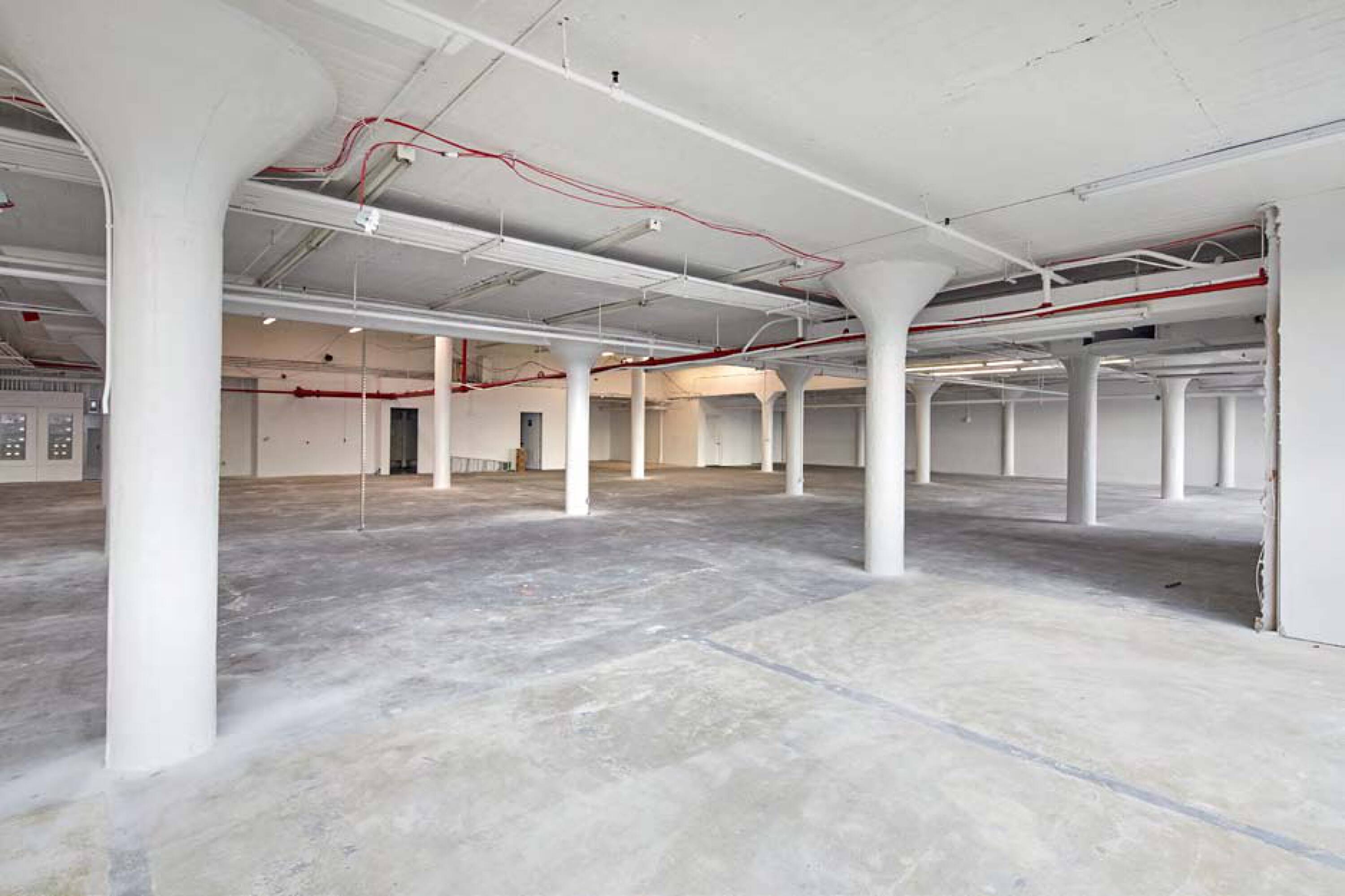 31-00 47th Ave, Queens, NY 11101 | Crexi.com