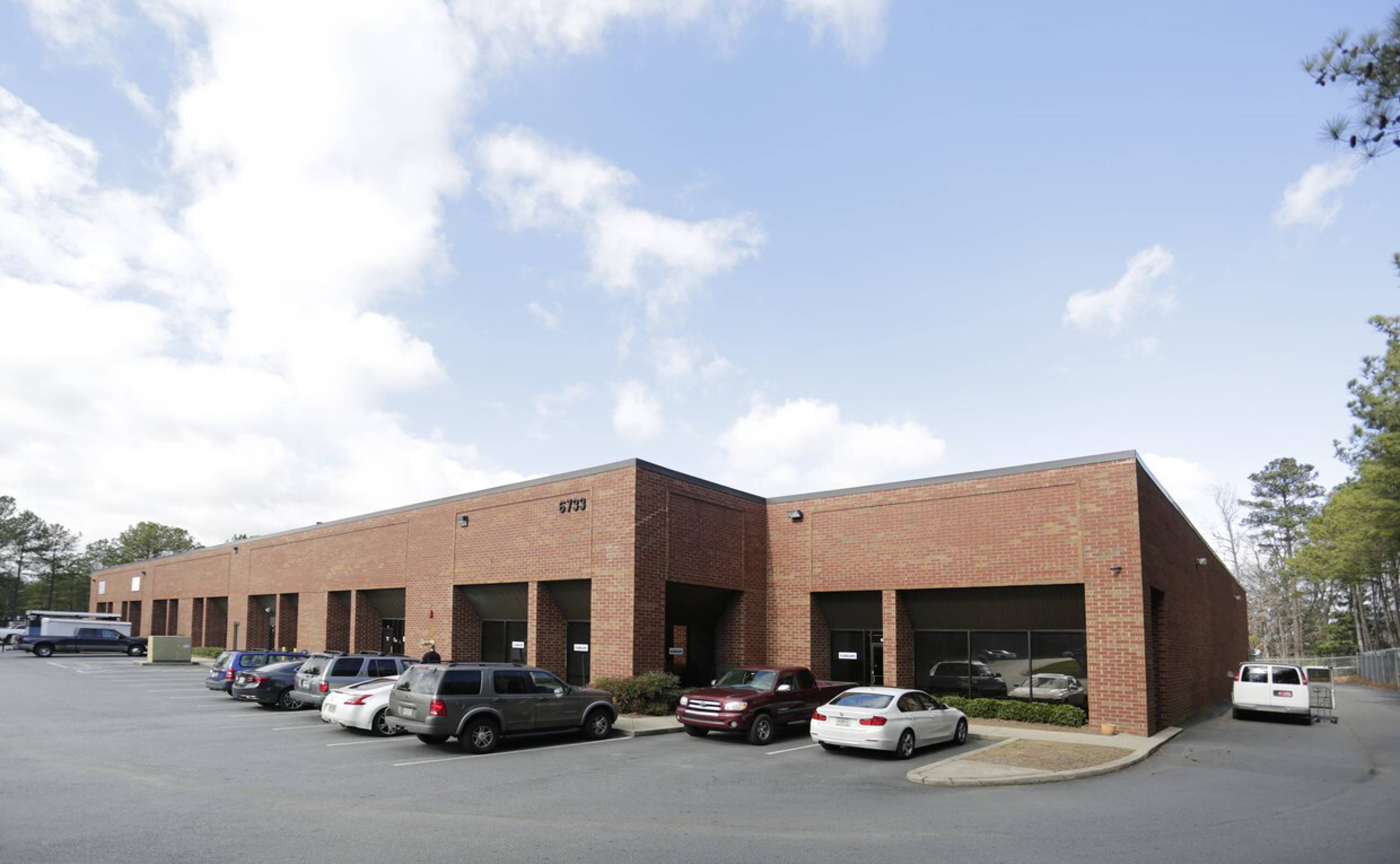 6733 Jones Mill Ct, Peachtree Corners, GA 30092