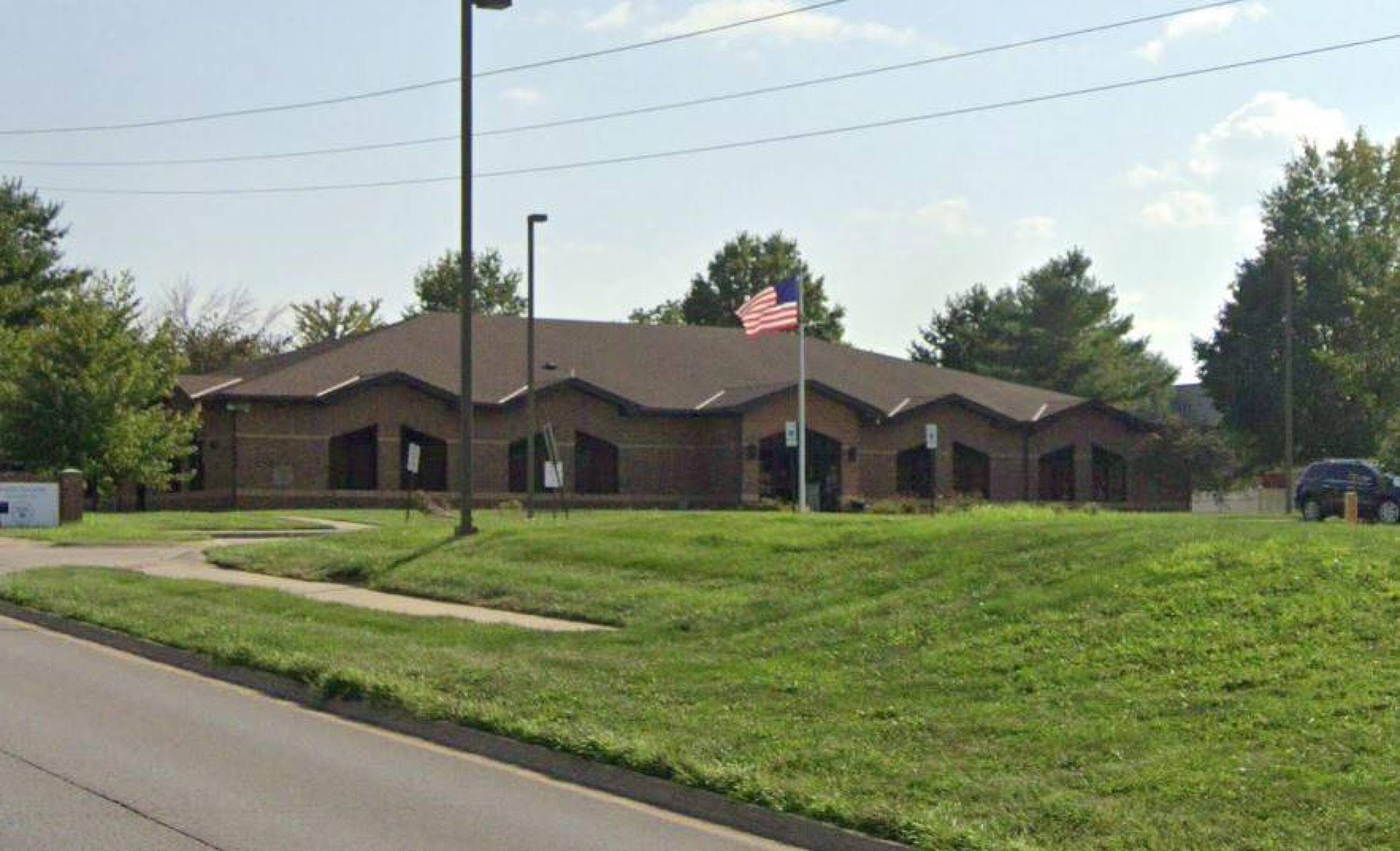 1402 N Woodbine Road, St Joseph, MO 64506