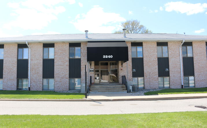 Pictures of Office property located at 3240 Christy Way, Saginaw, MI 48603 for lease - image #1