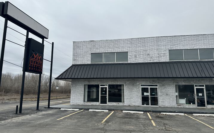 Pictures of Office property located at 909 N Coliseum Blvd, Fort Wayne, IN 46805 for lease - image #1