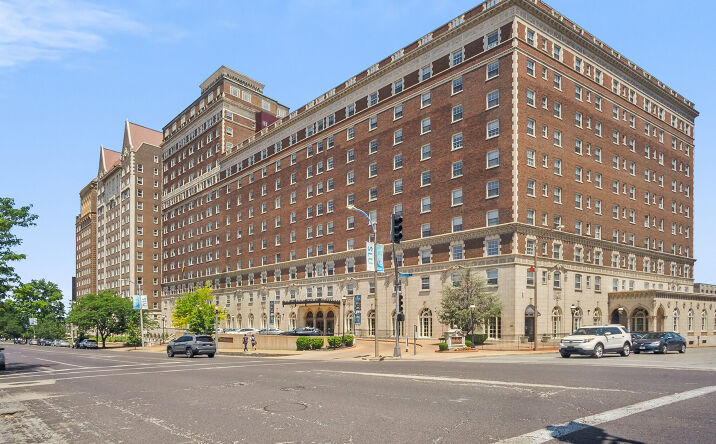 Pictures of Office property located at 3701 Lindell Blvd, St. Louis, MO 63108 for lease - image #1