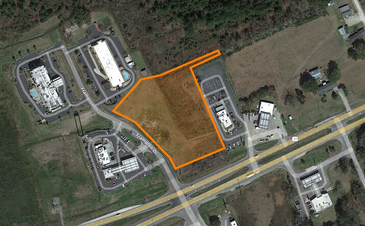 Pictures of Land, Retail, Restaurant property located at 647 Kings Hwy, Yemassee, SC 29945 for lease - image #1