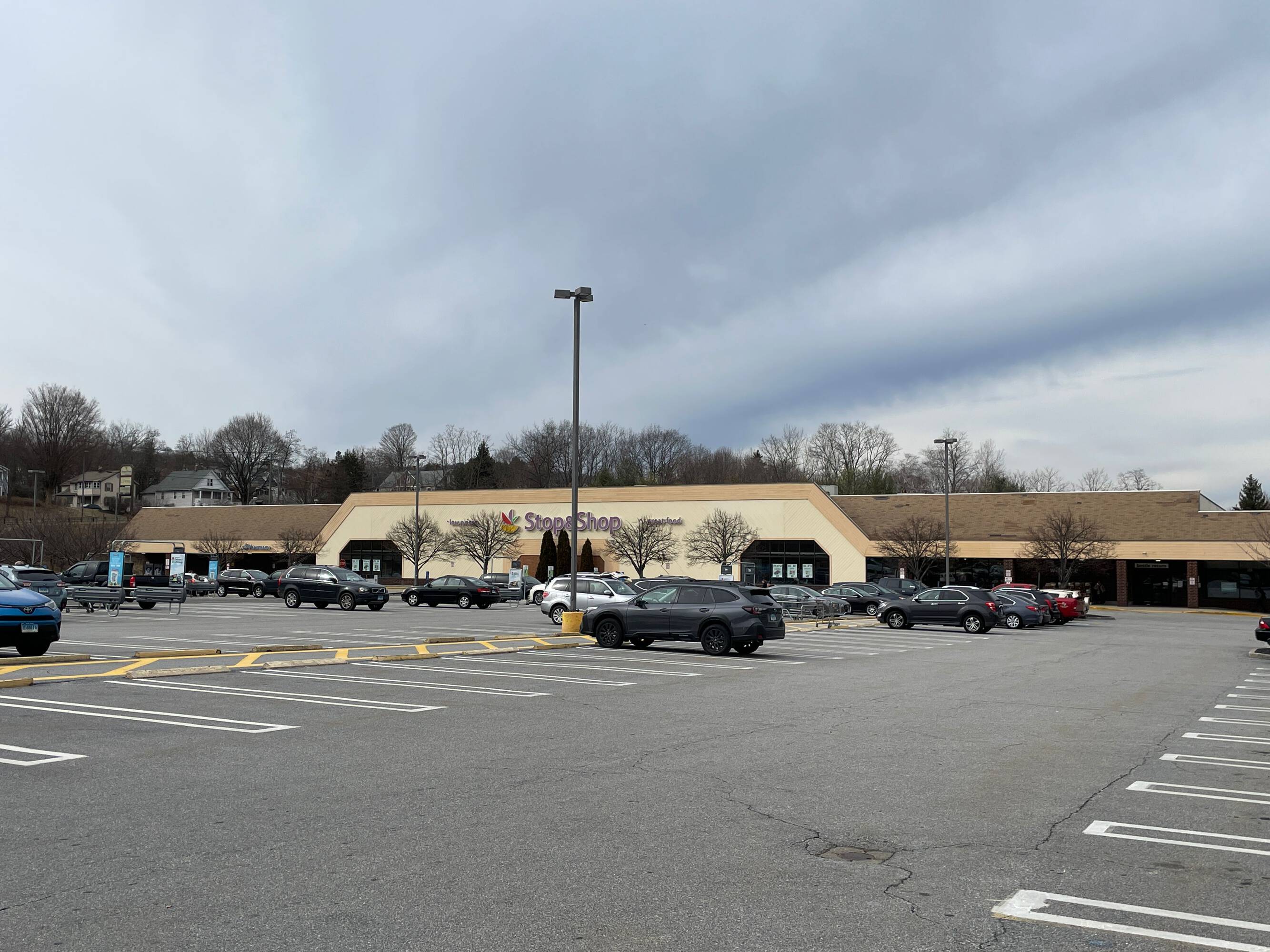 211 High St, Torrington, CT 06790