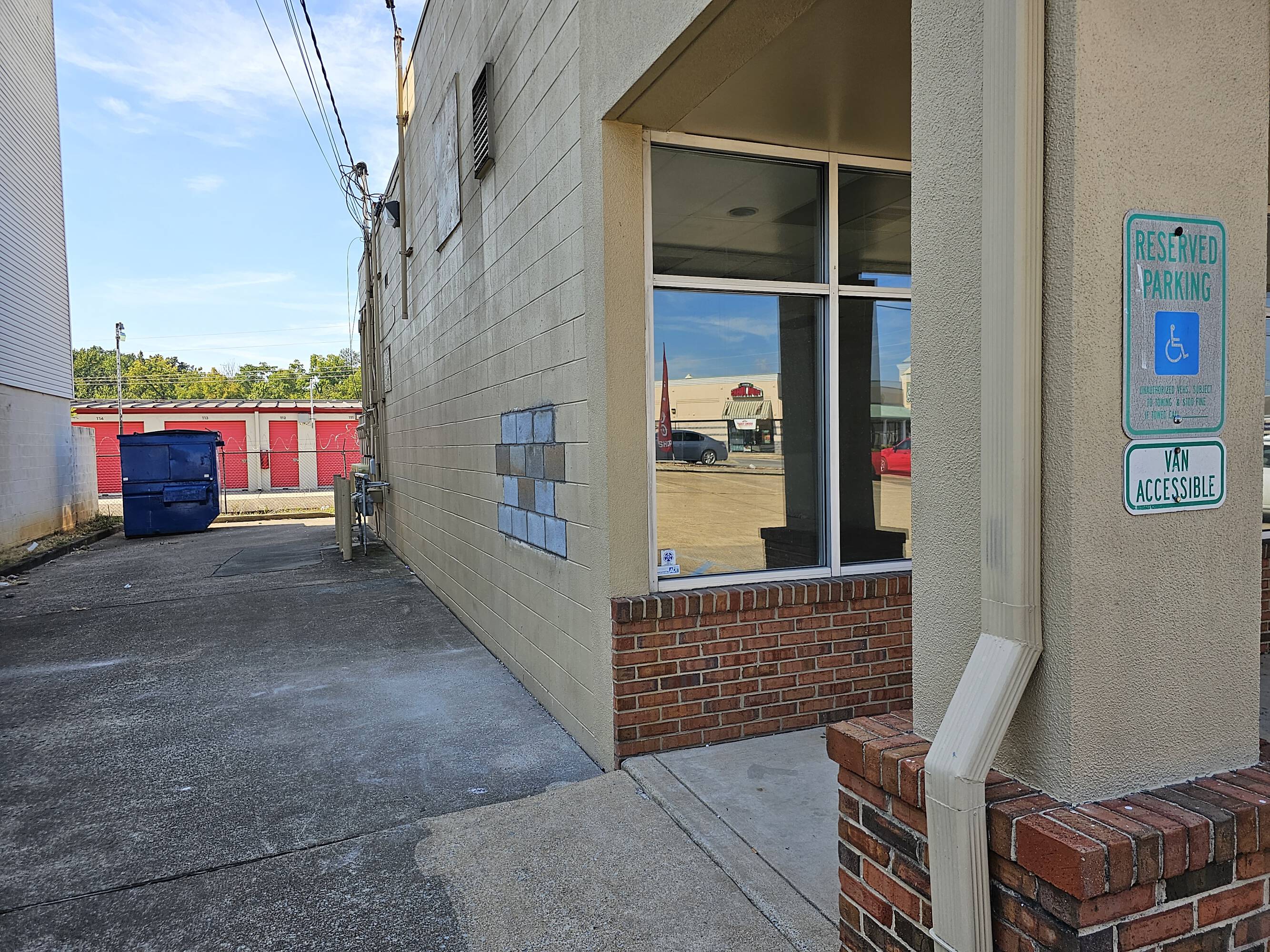 6910 Shallowford Rd, Chattanooga, TN 37421