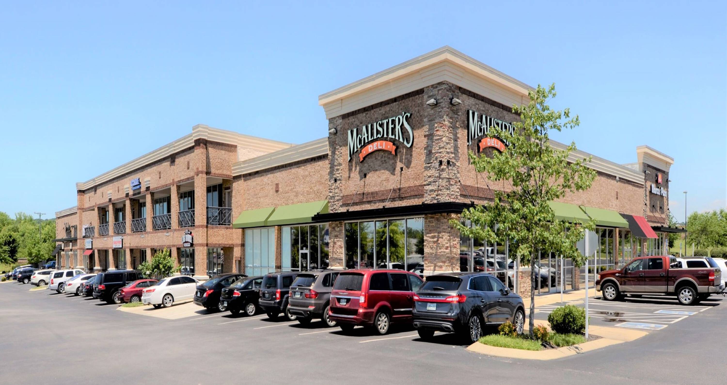 3015 Belshire Village Dr, Spring Hill, TN 37174