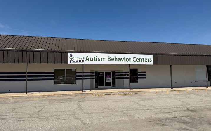 Pictures of Retail property located at 3011 South 14th Street, New Castle, IN 47362 for lease - image #1