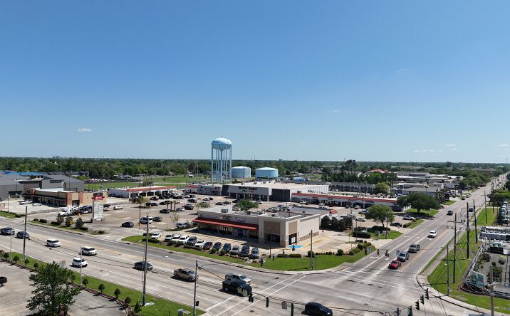 Pictures of Retail property located at 4459 Nelson Rd, Lake Charles, LA 70605 for lease - image #1