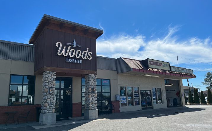 Pictures of Retail, Office property located at 1626 Freeway Dr, Mount Vernon, WA 98273 for lease - image #1