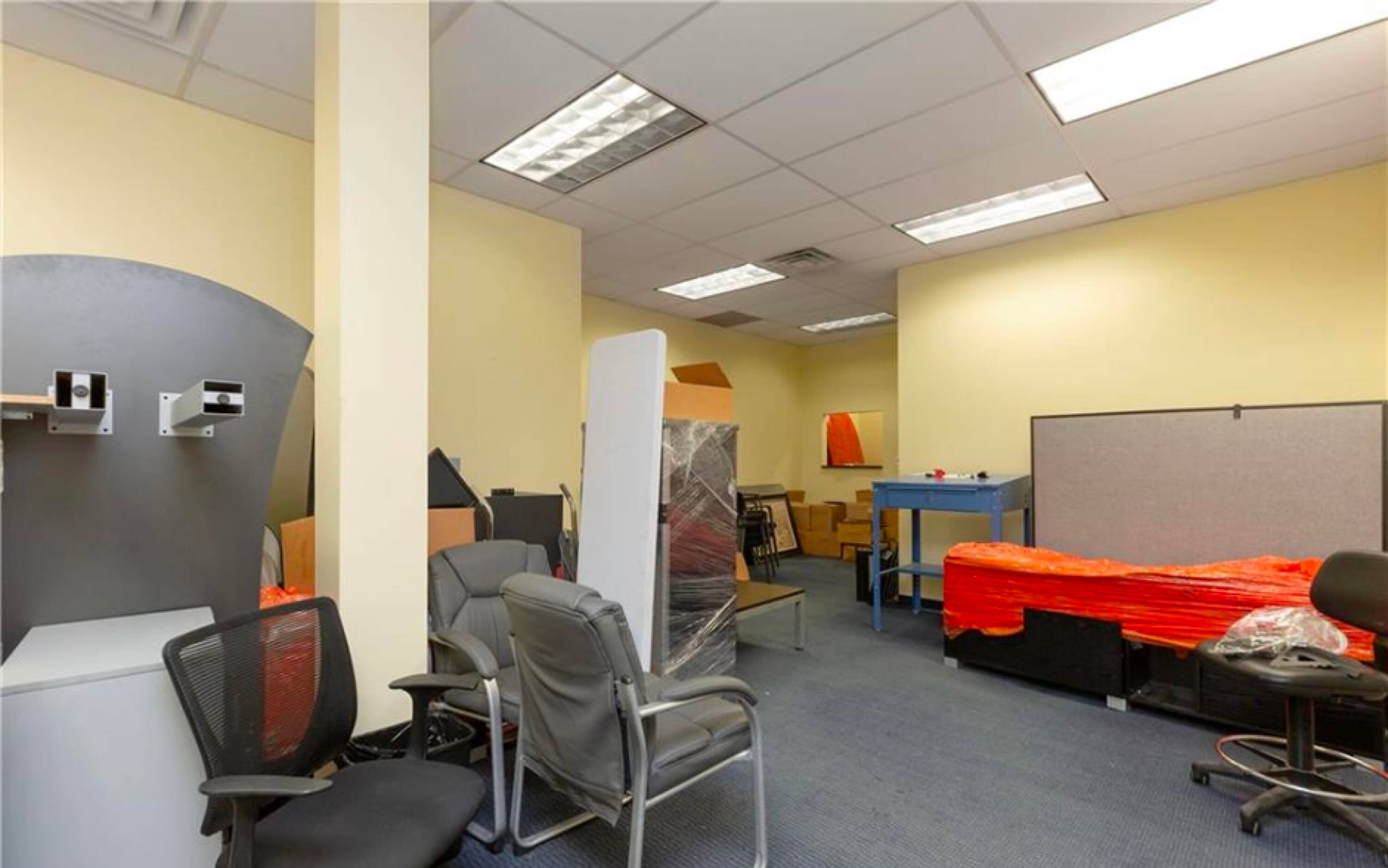 151 Herricks Rd, New Hyde Park, NY 11040