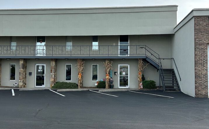 Pictures of Office property located at 9725 Kingston Pike, Knoxville, TN 37922 for lease - image #1